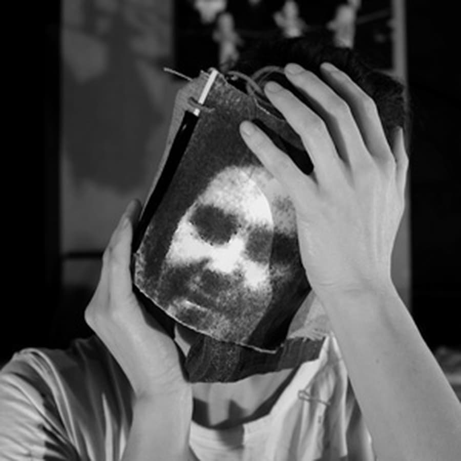 LES POUPÉES