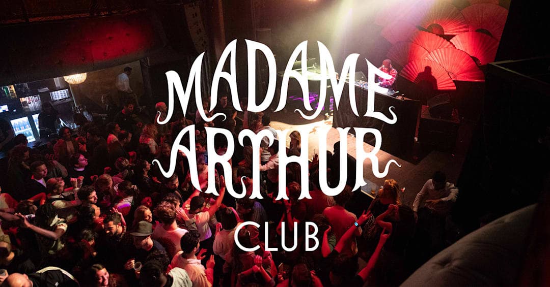 Madame Arthur Club · 2606