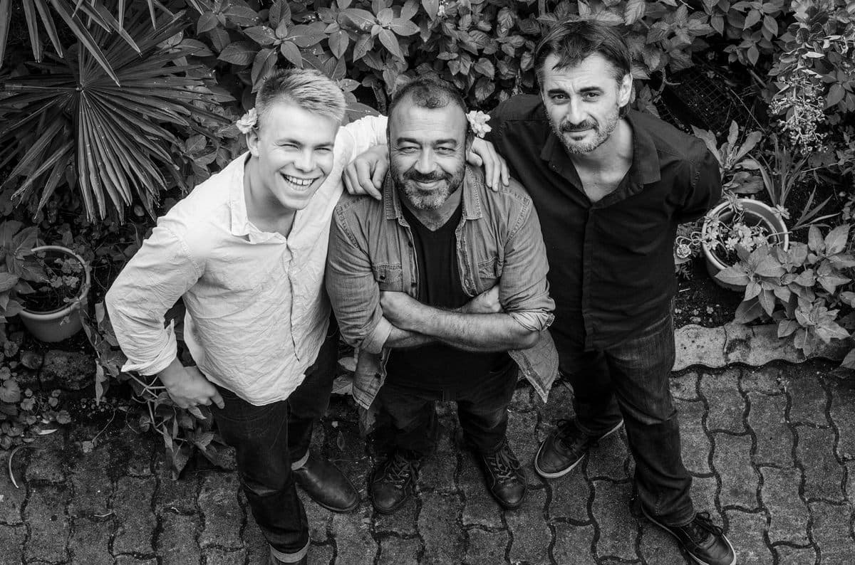 Novo trio Dendé
