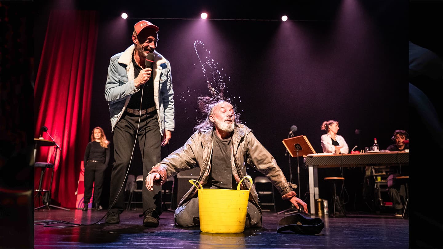 PRESQUE ÉGAL À • Le Petit Théâtre de Pain