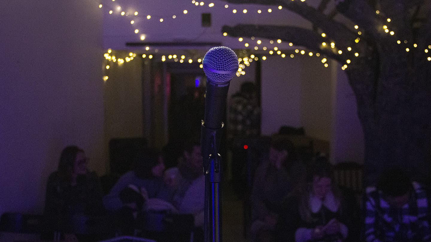 STAND-UP COMEDY CLUB  • Brio - Léo Dumon