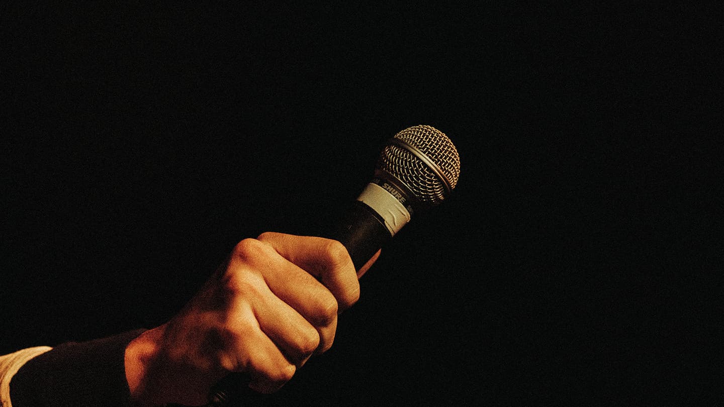 STAND-UP COMEDY CLUB  • Brio - Léo Dumon