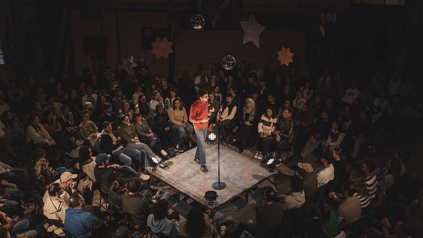 STAND-UP COMEDY CLUB  • Brio - Léo Dumon