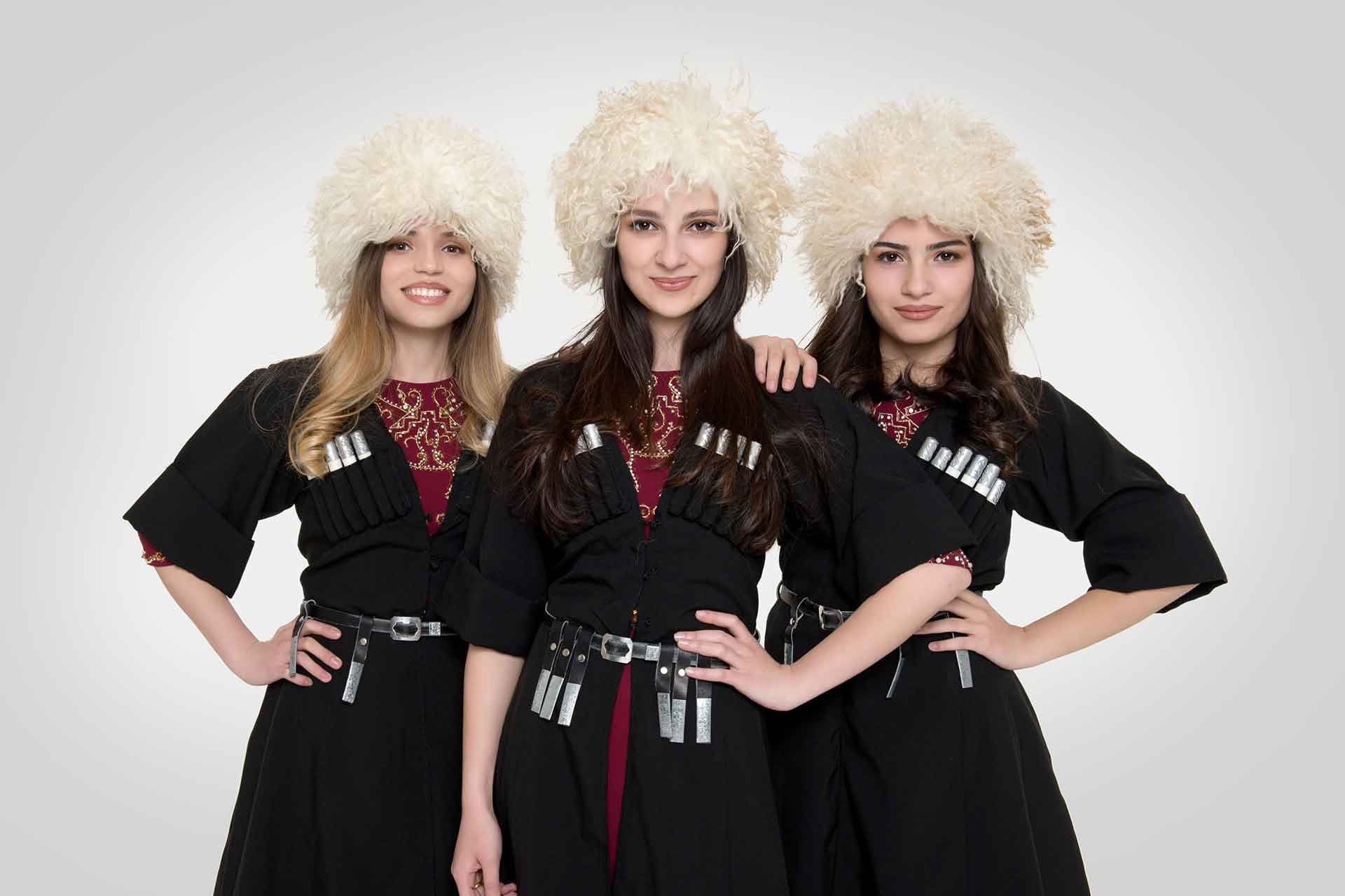 Trio Mandili