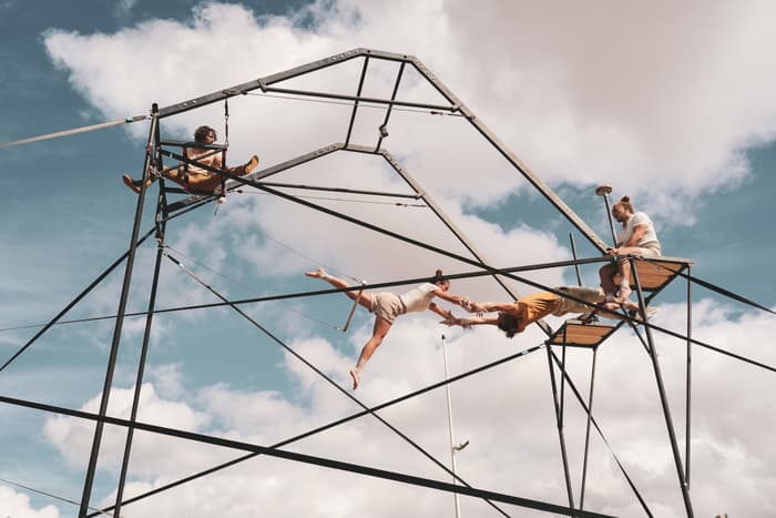 VIS DANS LE VIDE • Compagnie Crazy R