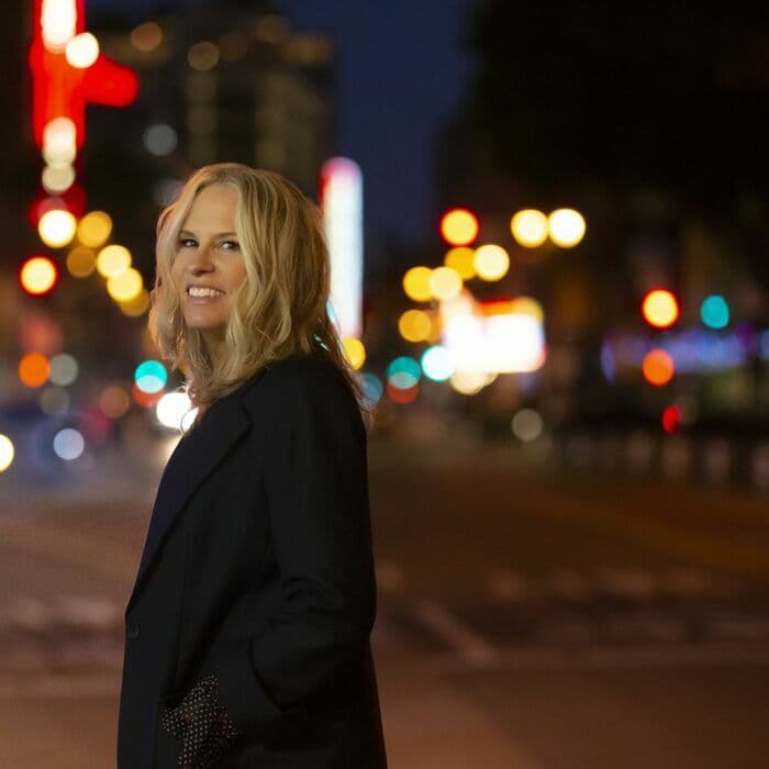 VONDA SHEPARD