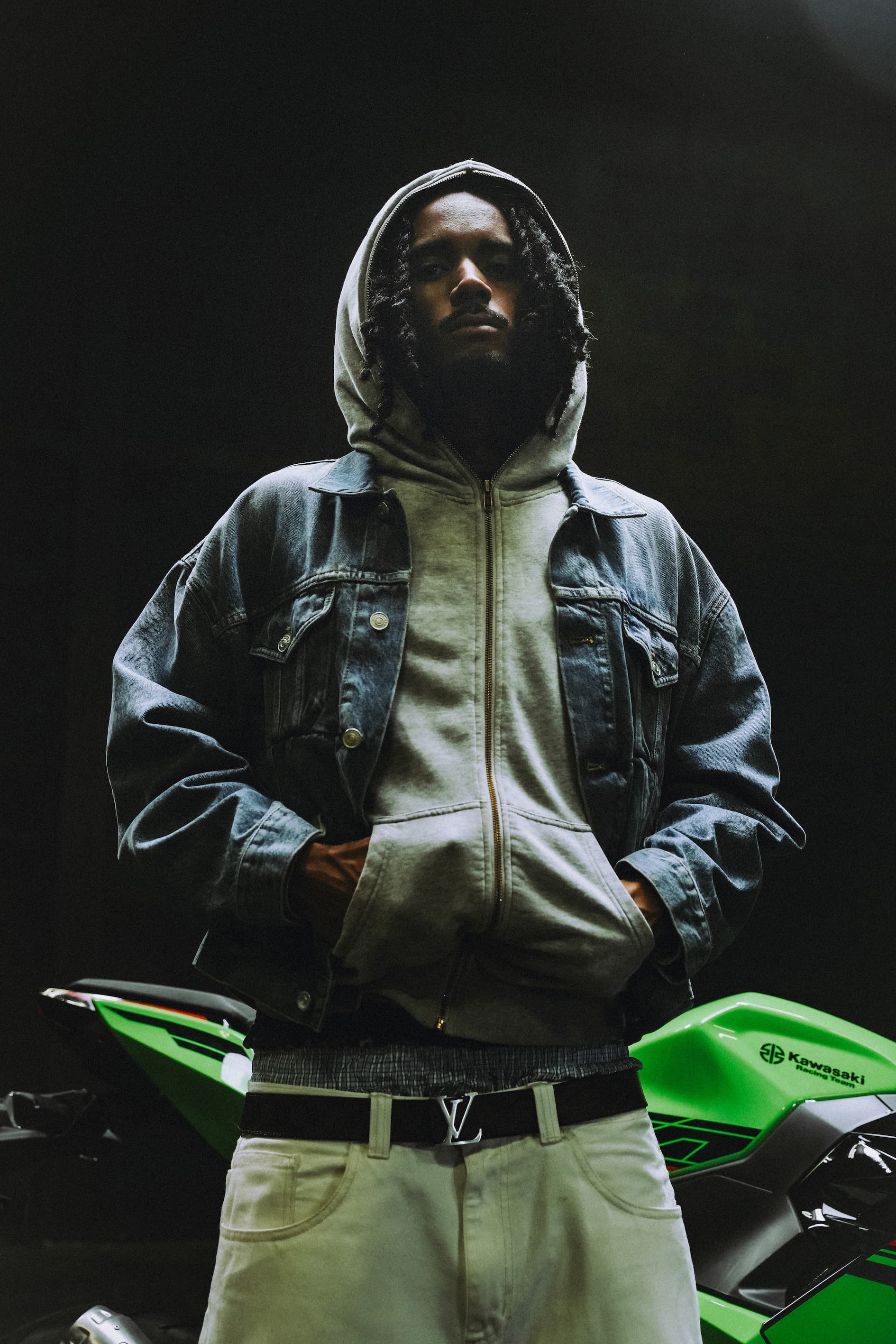 Yvnnis + première partie