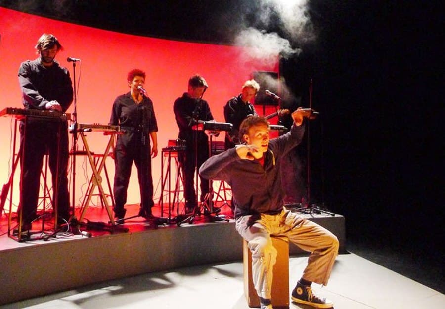 ''2043'', Collectif Mensuel