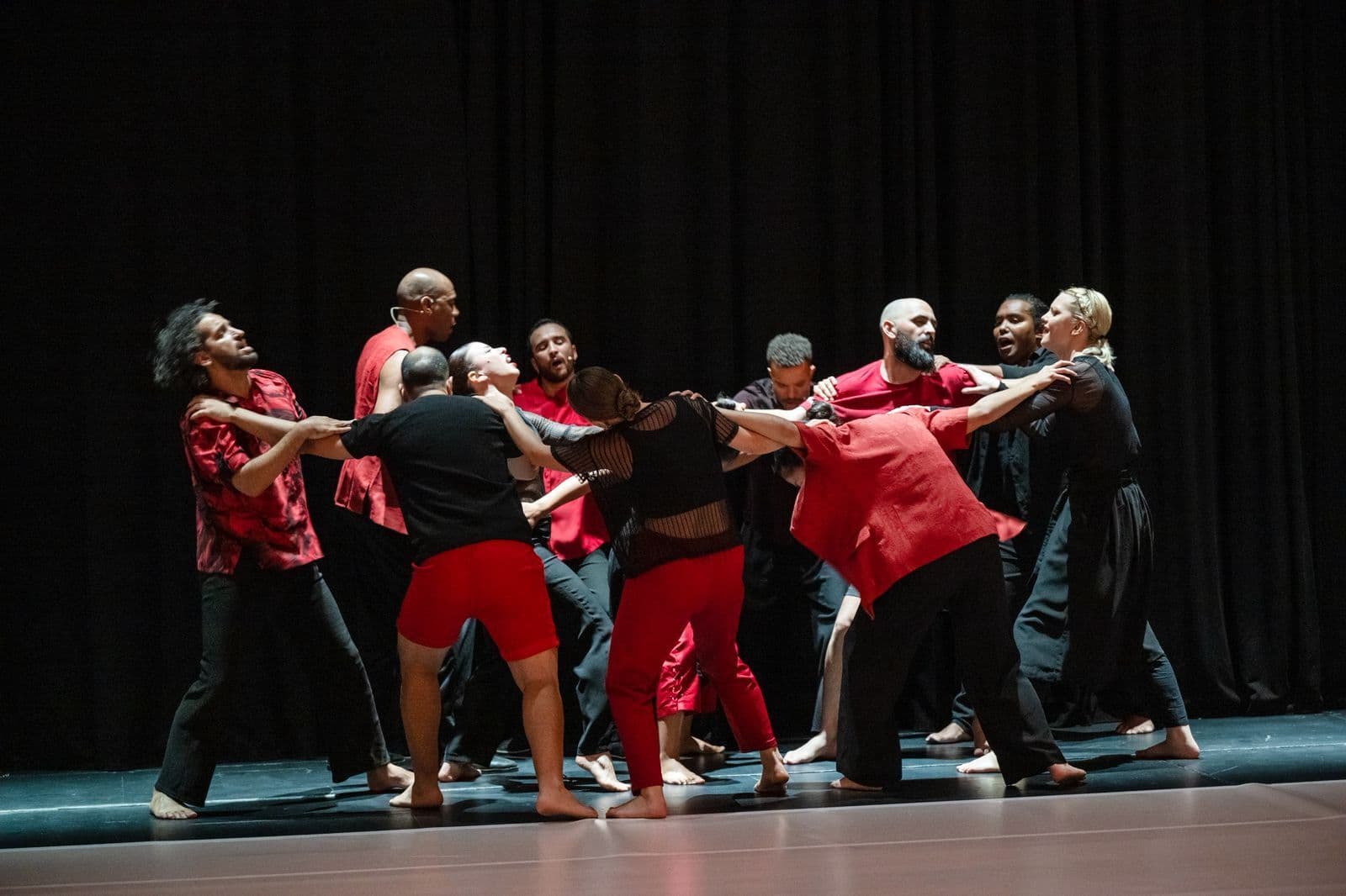 La terre en transe - Cie Anania Danses, Taoufiq Izeddiou