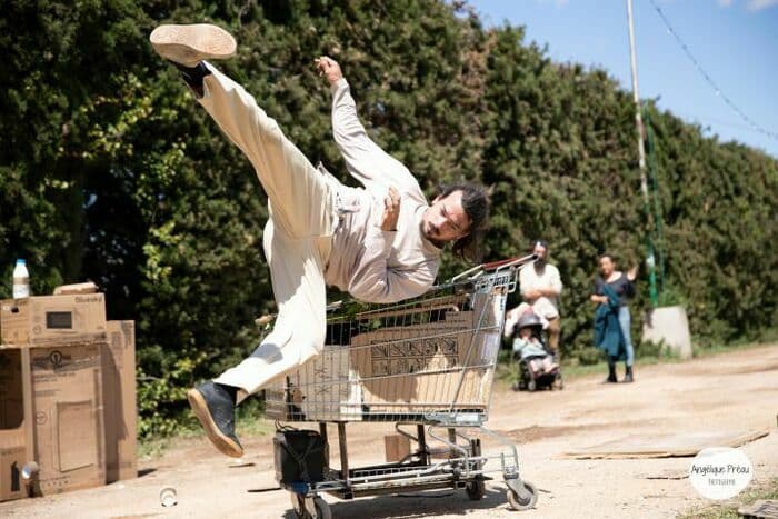 Shopping Cart • Cirque Lambda