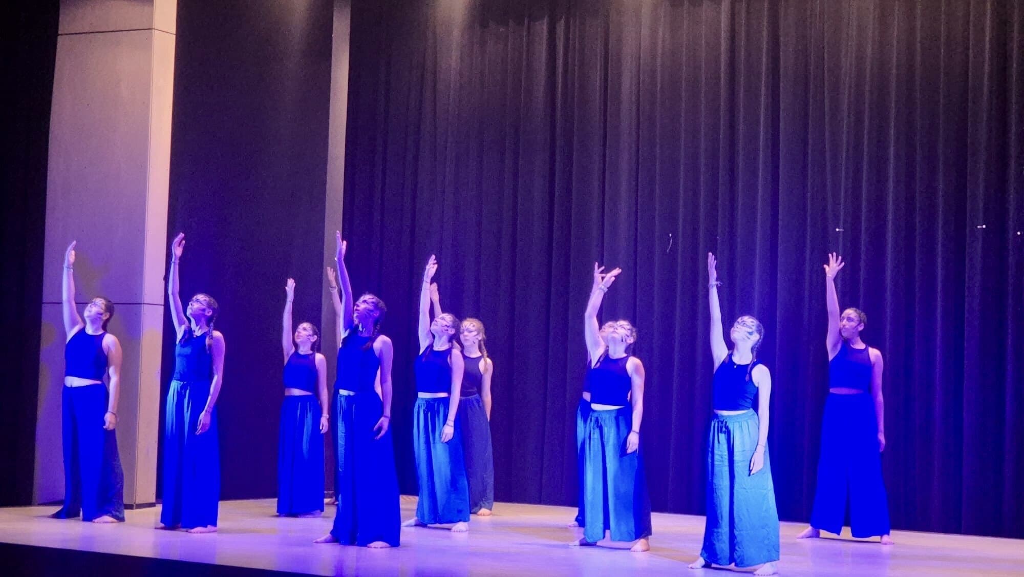 Spectacle de danse Modern Jazz de l'AJT