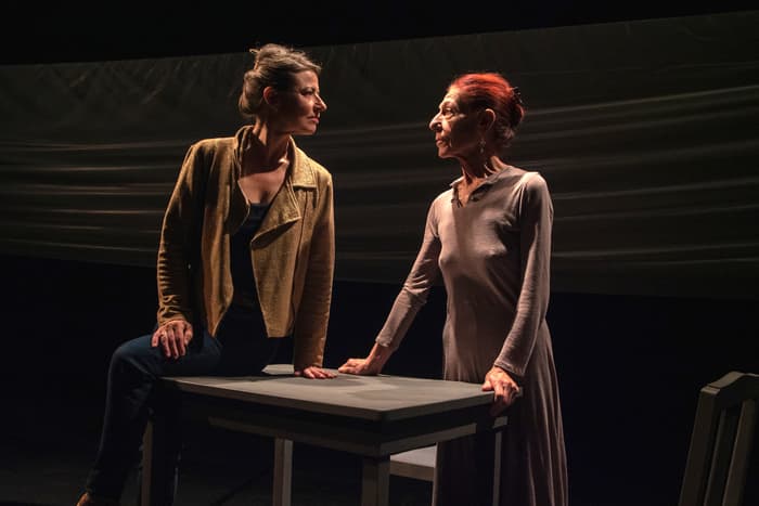 Théâtre dansé « Des petites phrases courtes ma chérie » de la Cie Tête à corps