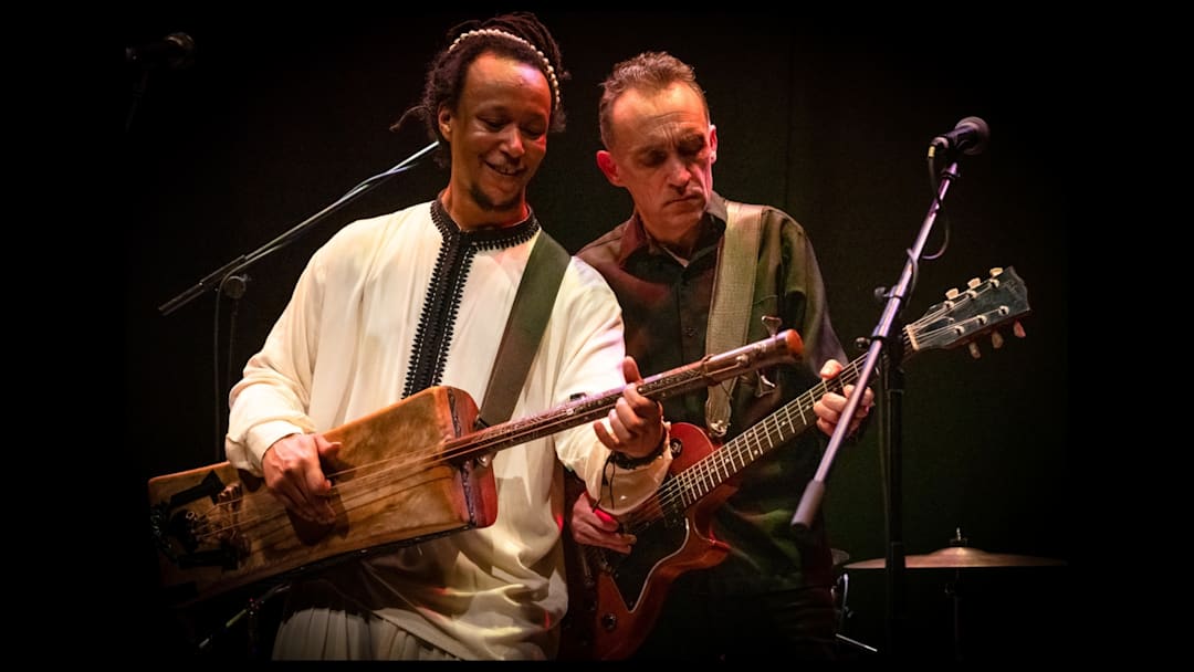Concert de Justin Adams & Mohamed Errebbaa