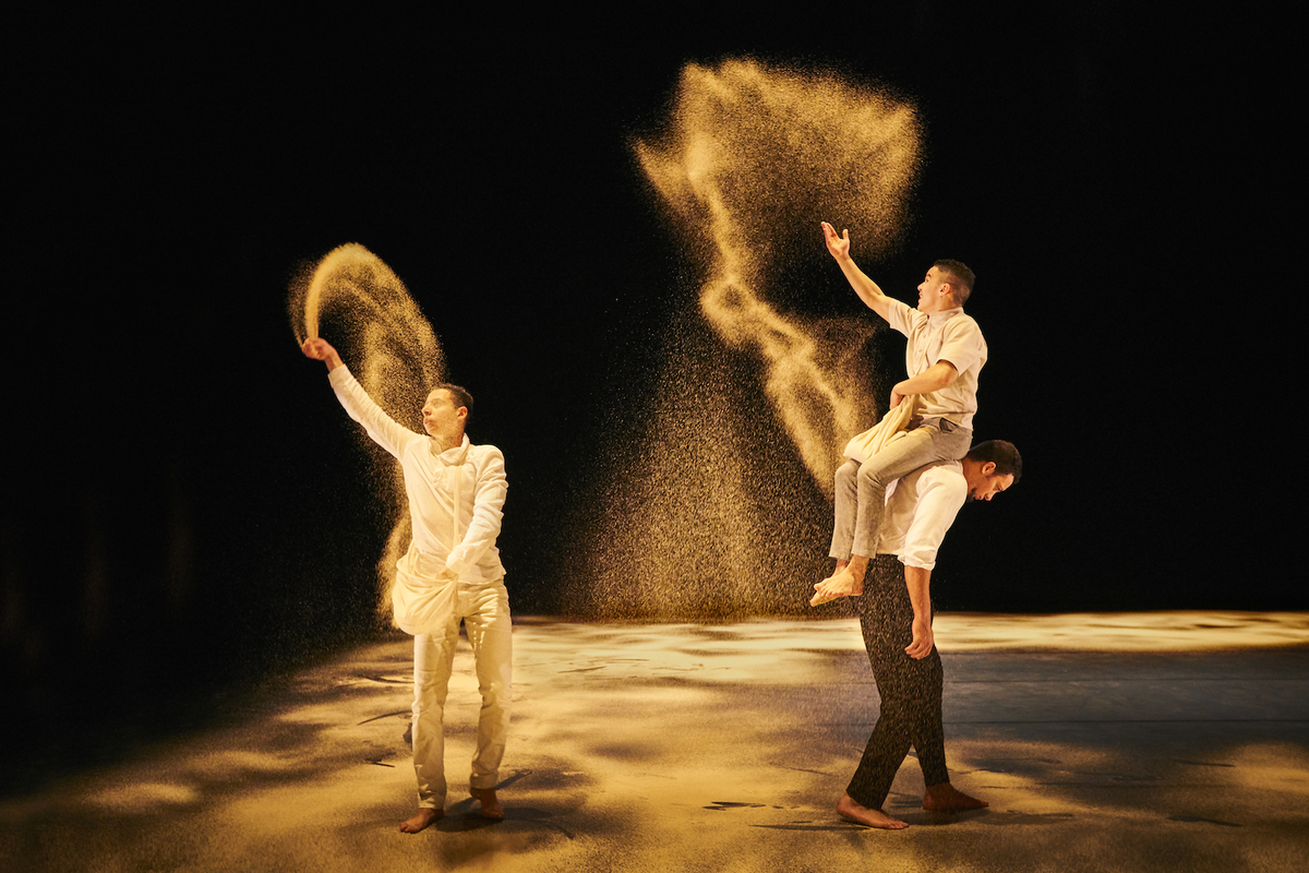 Halka, par le Groupe Acrobatique de Tanger
